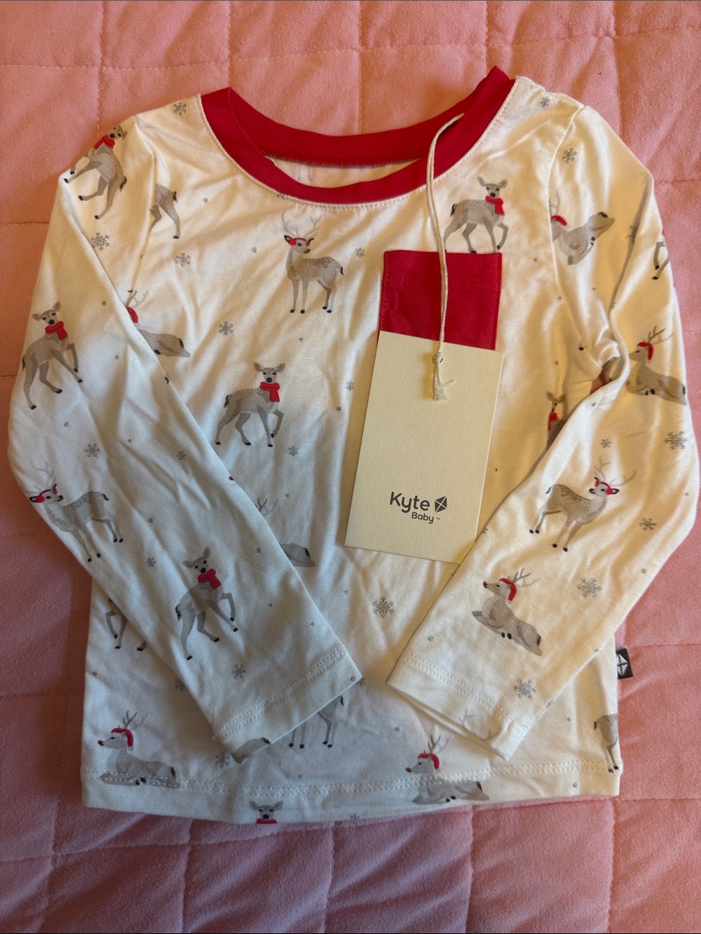 Kyte BABY Cream Long-Sleeve Reindeer Pajama Top with Red Trim. NWT. 12-18 mo.